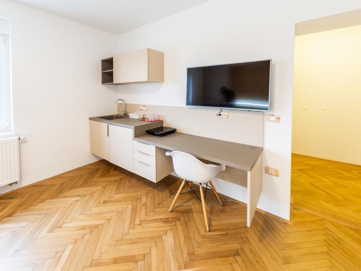 Kamr'Ca Apartment Любляна Екстериор снимка